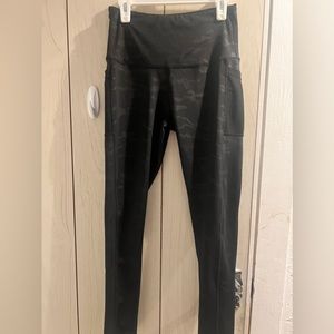 Black camo low/mid rise leggings